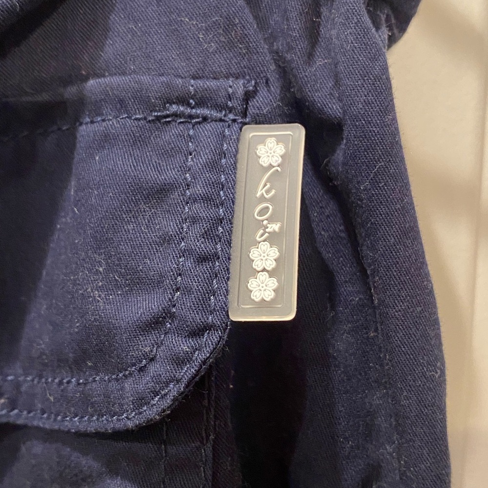Women’s navy large KOI cargo scrub pants. Multiple pockets !!!